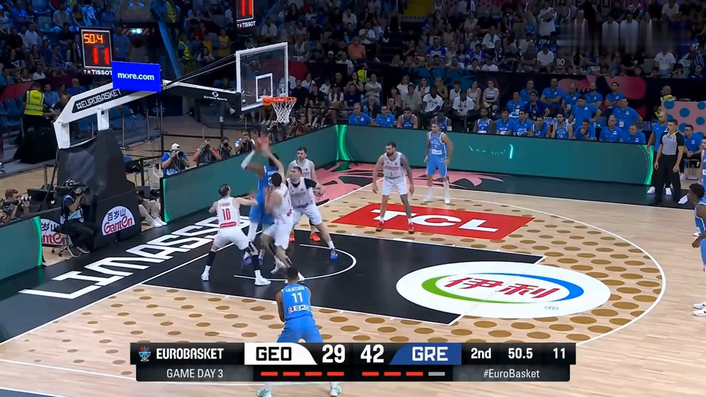 爱游戏官方关于字母哥巅峰对决，西亚卡姆与40激战切尔西分钟，高光表现胜负难料！的信息