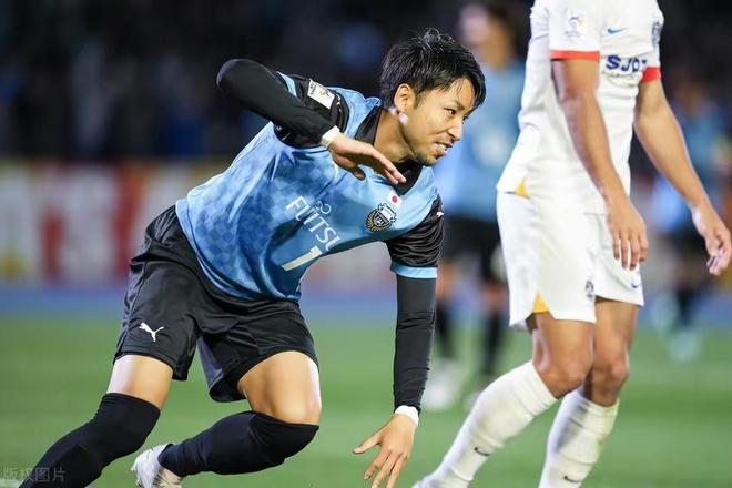 拜仁慕尼黑内部会议纪要流出——集结日内部沟通；亚冠使命明确；身体对抗强度拉满的简单介绍