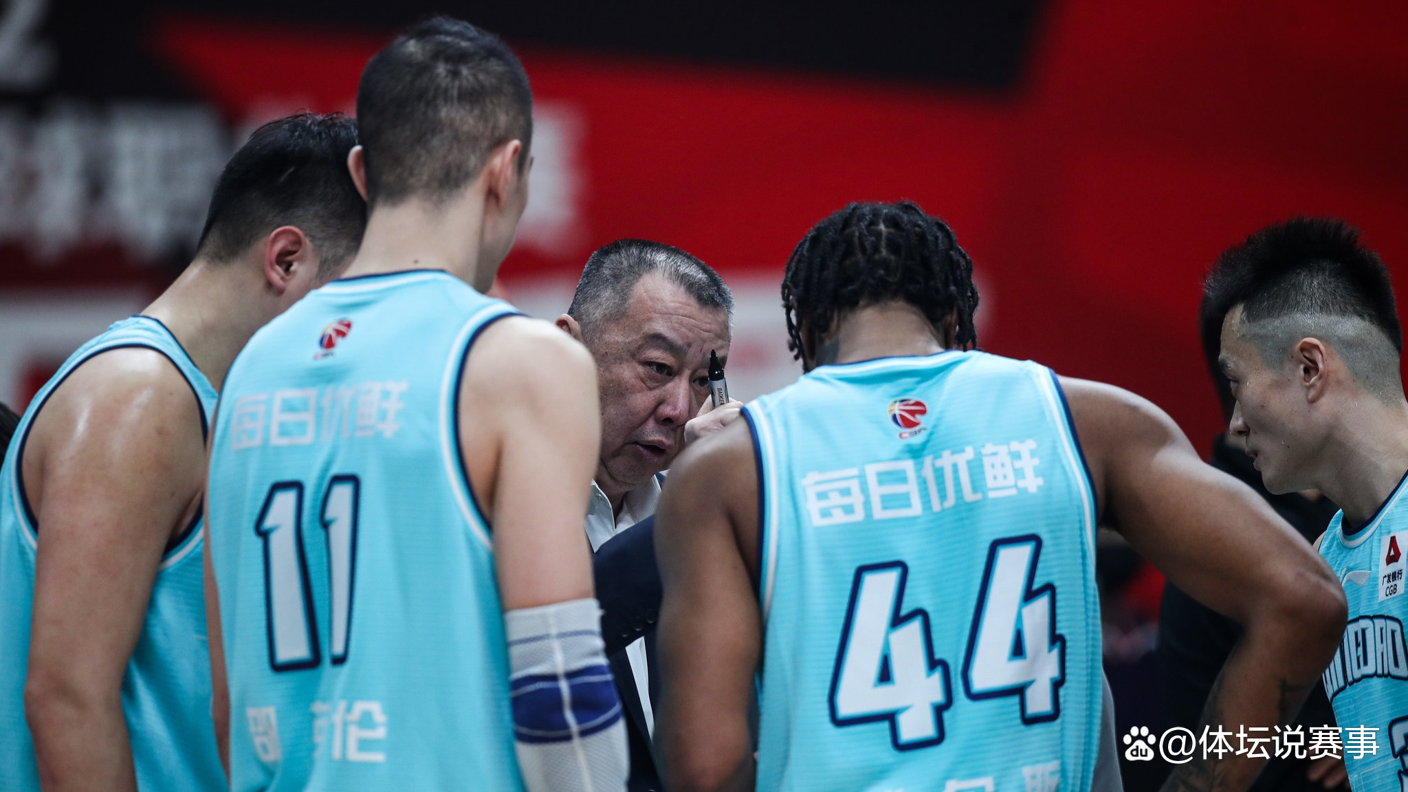 集结日西甲焦点战；孟菲斯灰熊豪取连胜；目标明确；赛程密集仍需轮换的简单介绍